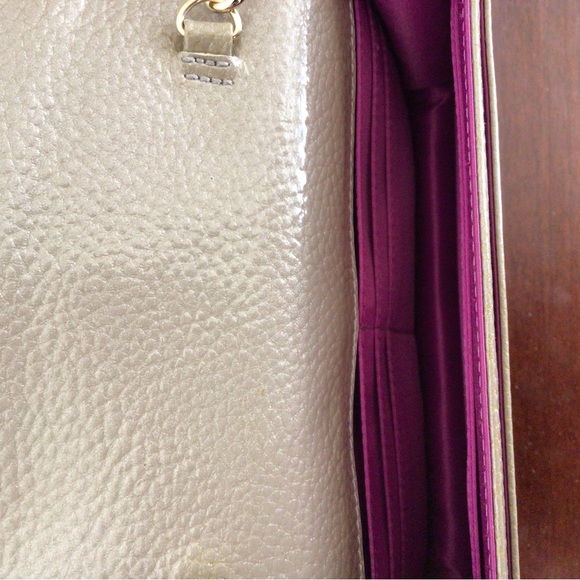 Henri Bendel Taupe Patent Leather Wallet On A Chain Clutch Crossbody Bag - Picture 3 of 10